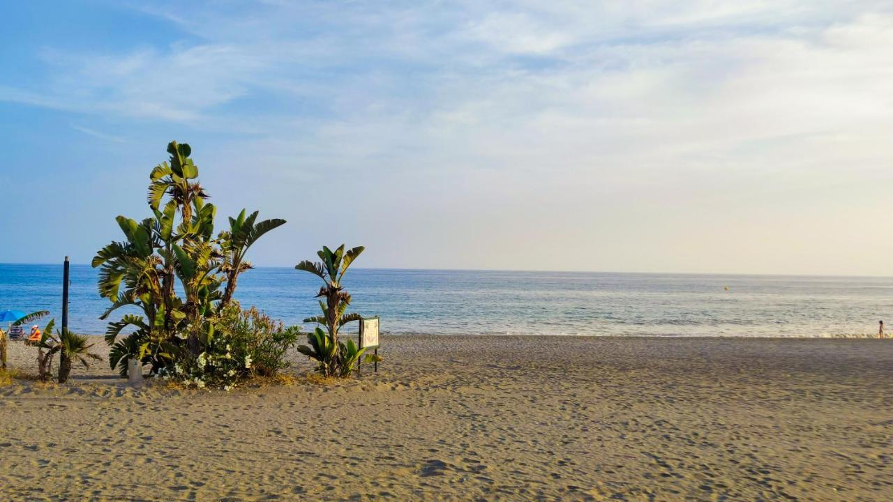 Laguna Beach Costasol - Alojamientos La Torre Torrox Dış mekan fotoğraf